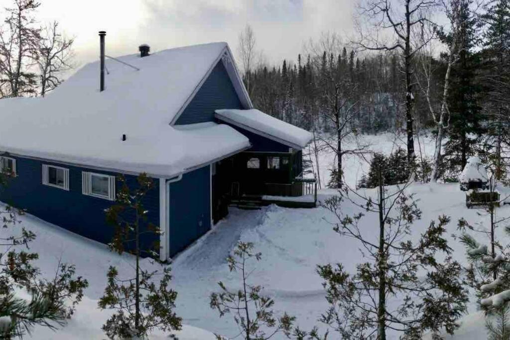 Le Chalet Bleu, Aux Pieds Des Monts-Valin Saint-David-de-Falardeau Екстер'єр фото